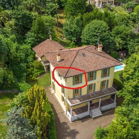 Πανσιόν The Camelia, Our With View, Private Bathroom And Dedicated Parking At The Isabella Στρέσα