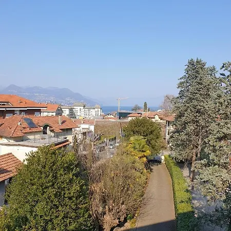 Gasthuis La Camelia, La Nostra Tripla Con Vista Lago, Al Secondo Piano Della Isabella Stresa