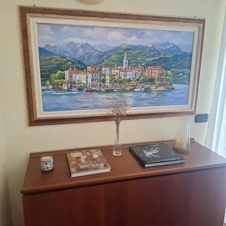 Pensionat La Camelia, La Nostra Tripla Con Vista Lago, Al Secondo Piano Della Isabella *