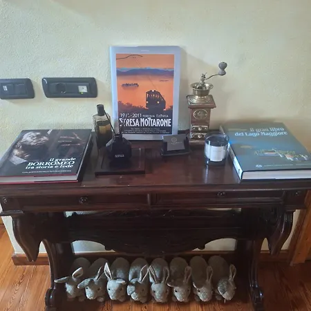 Πανσιόν The Camelia, Our With View, Private Bathroom And Dedicated Parking At The Isabella Στρέσα