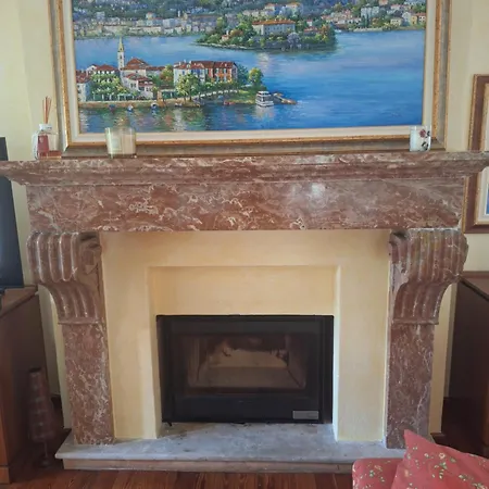 Πανσιόν The Camelia, Our With View, Private Bathroom And Dedicated Parking At The Isabella Στρέσα