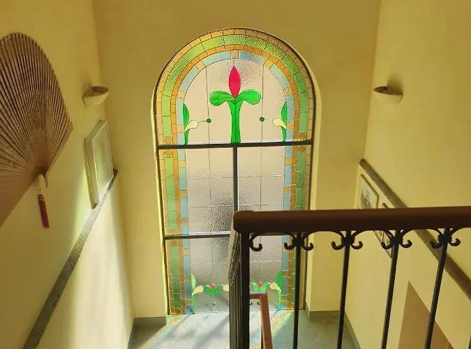 The Camelia, Our With View, Private Bathroom And Dedicated Parking At The Isabella 招待所 3*