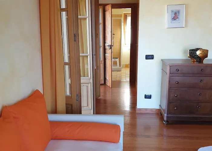 The Camelia, Our With View, Private Bathroom And Dedicated Parking At The Isabella Pensión