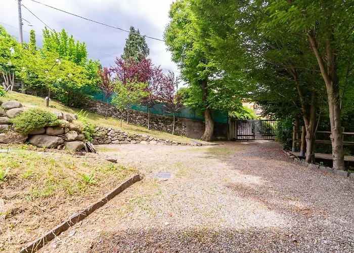 The Camelia, Our With View, Private Bathroom And Dedicated Parking At The Isabella