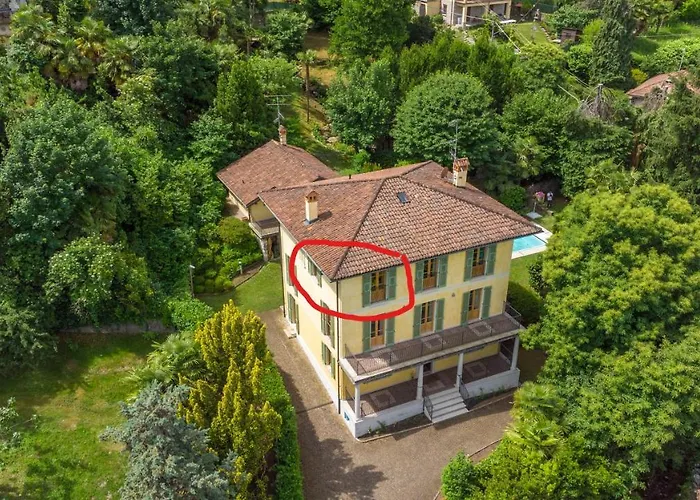 Vendégház The Camelia, Our With View, Private Bathroom And Dedicated Parking At The Isabella Stresa