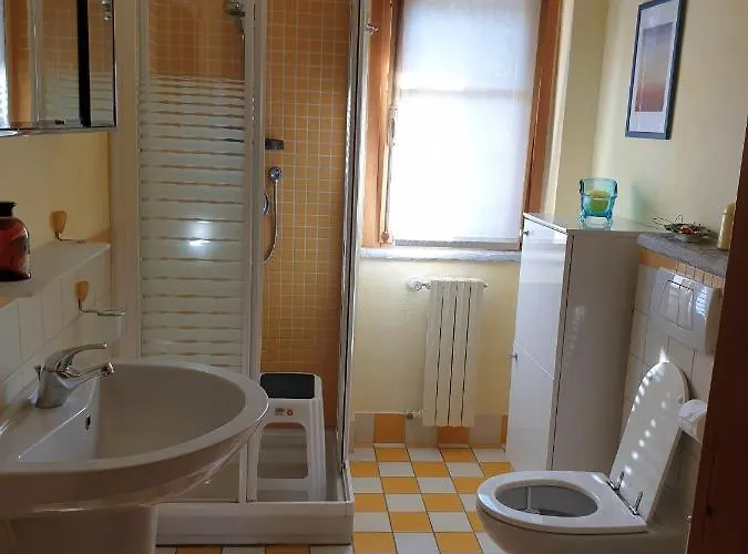 The Camelia, Our With View, Private Bathroom And Dedicated Parking At The Isabella Vendégház