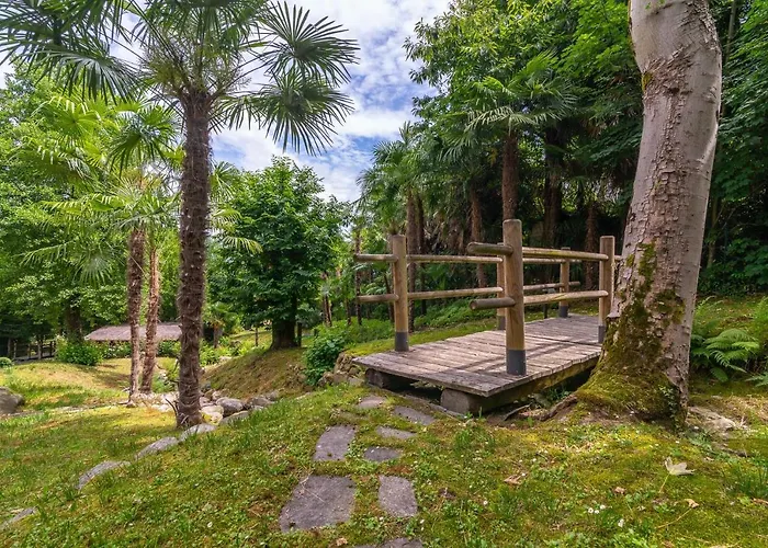 The Camelia, Our With View, Private Bathroom And Dedicated Parking At The Isabella 3* Stresa